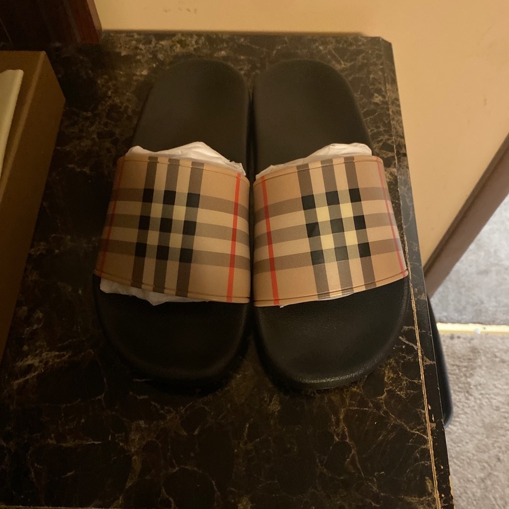 Woman Burberry slides uk size 37 brand new never worn with box and tags